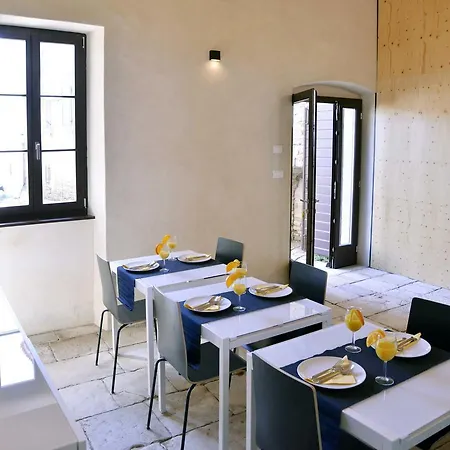 빌라 Baroque Palace With Pool 16 Pax